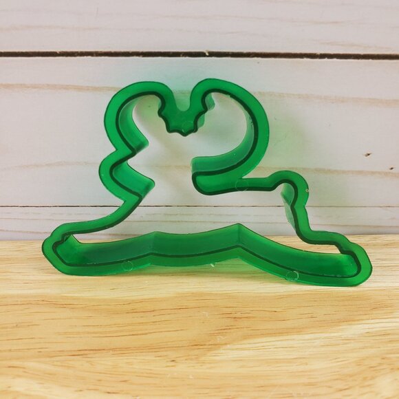 Vintage Green Plastic Christmas Cookie Cutters From 1980s Elf Reindeer Sleigh - Picture 13 of 15
